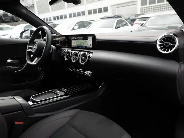 Mercedes-Benz CLA 220