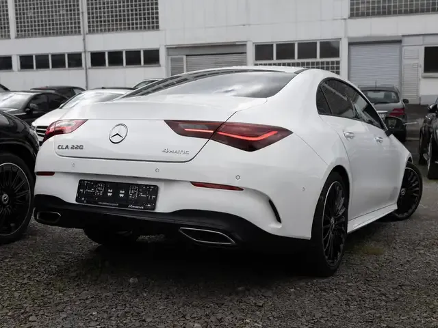 Mercedes-Benz CLA 220