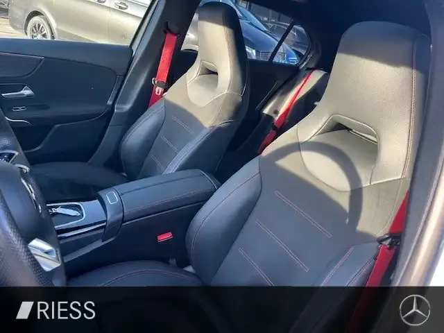 Mercedes-Benz A 35 AMG