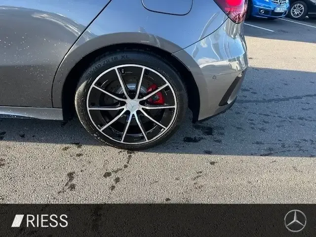 Mercedes-Benz A 35 AMG