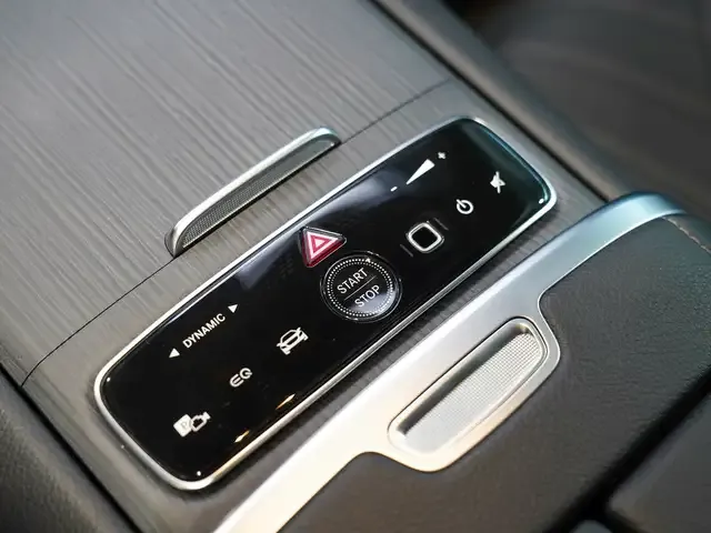 Mercedes-Benz EQE 500