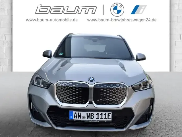 BMW iX1