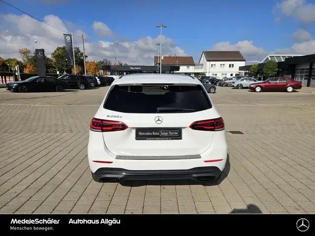 Mercedes-Benz B 250