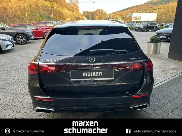 Mercedes-Benz E 300