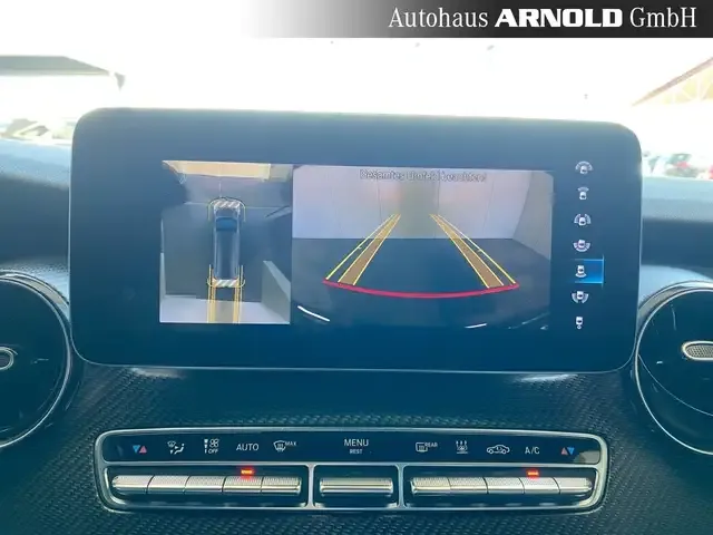 Mercedes-Benz V 220