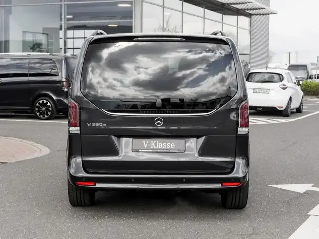 Mercedes-Benz V 250