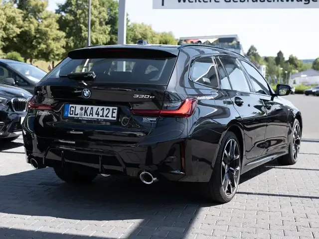 BMW 330