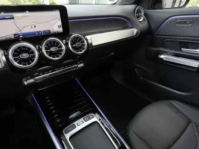 Mercedes-Benz GLB 200