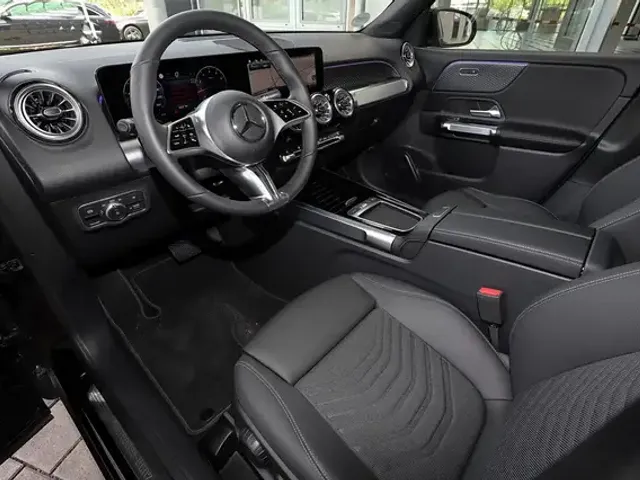 Mercedes-Benz GLB 200