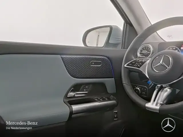 Mercedes-Benz GLA 220