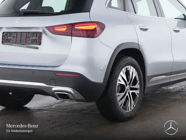 Mercedes-Benz GLA 220