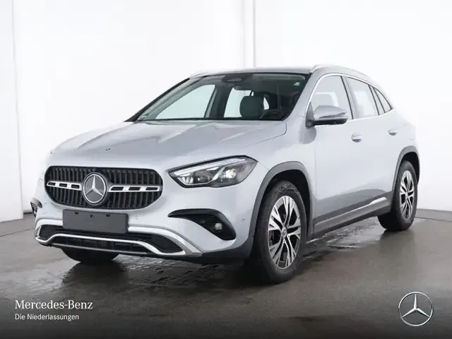 Mercedes-Benz GLA 220