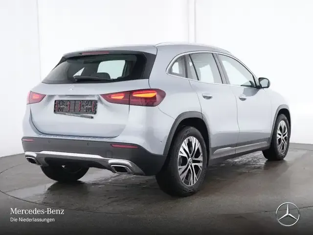 Mercedes-Benz GLA 220