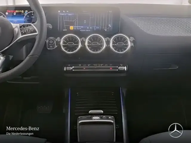 Mercedes-Benz GLA 220