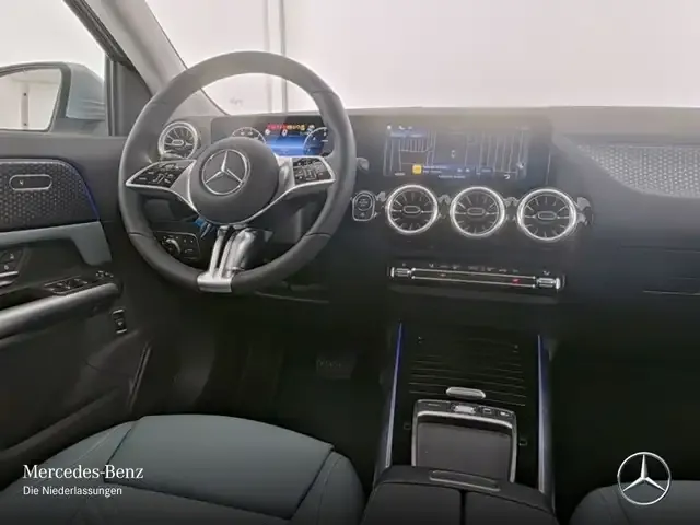 Mercedes-Benz GLA 220