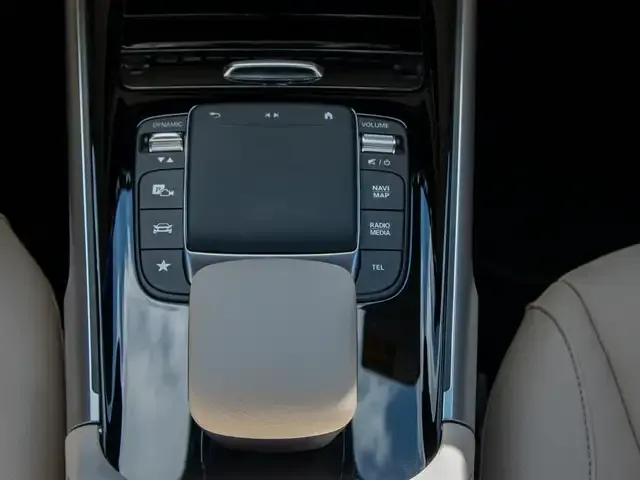 Mercedes-Benz EQB 300