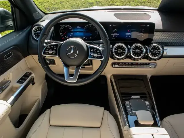 Mercedes-Benz EQB 300