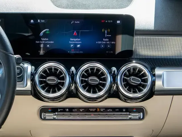 Mercedes-Benz EQB 300