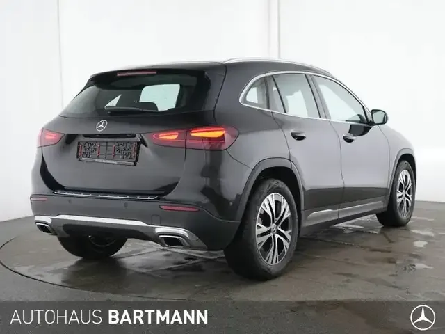 Mercedes-Benz GLA 220