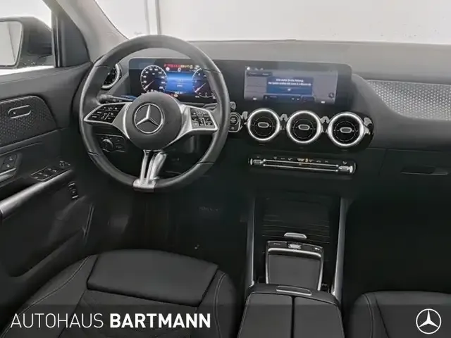 Mercedes-Benz GLA 220