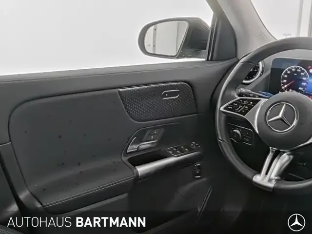 Mercedes-Benz GLA 220