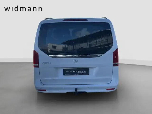 Mercedes-Benz V 220