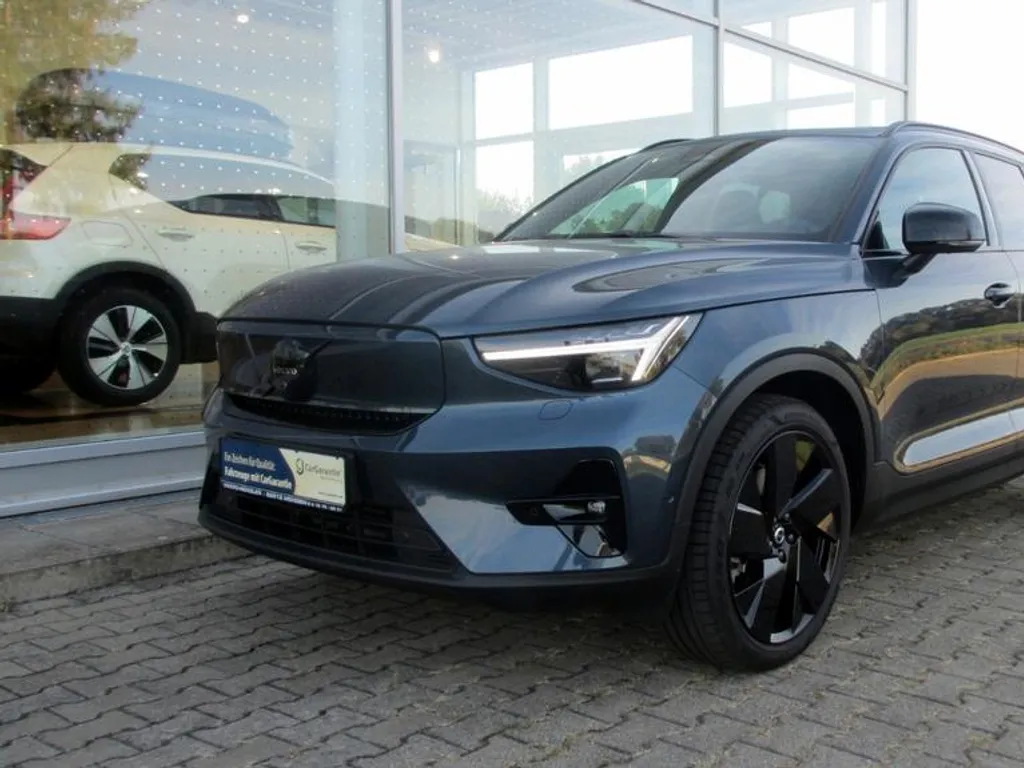 Volvo EX40