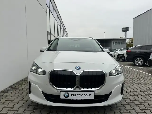 BMW 225