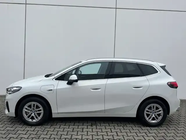 BMW 225
