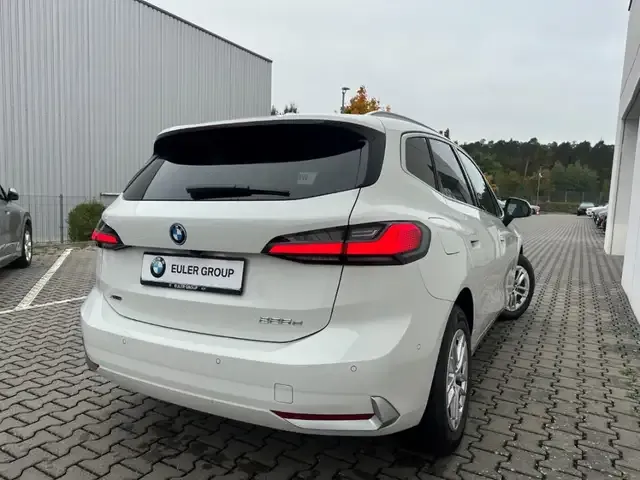 BMW 225