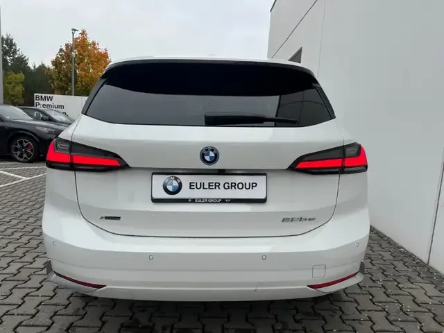 BMW 225