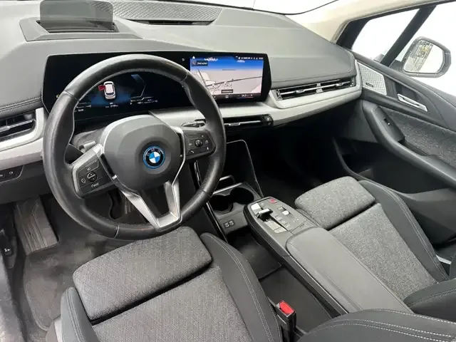 BMW 225