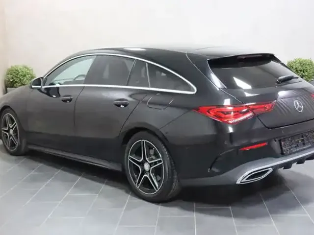 Mercedes-Benz CLA 180