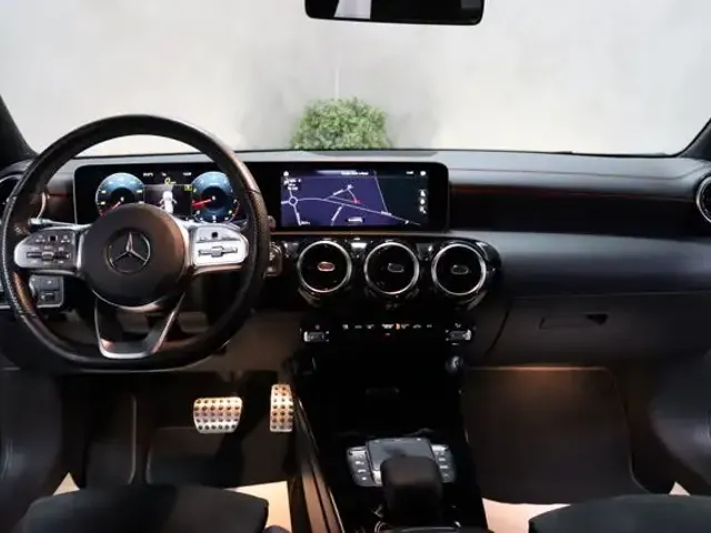 Mercedes-Benz CLA 180