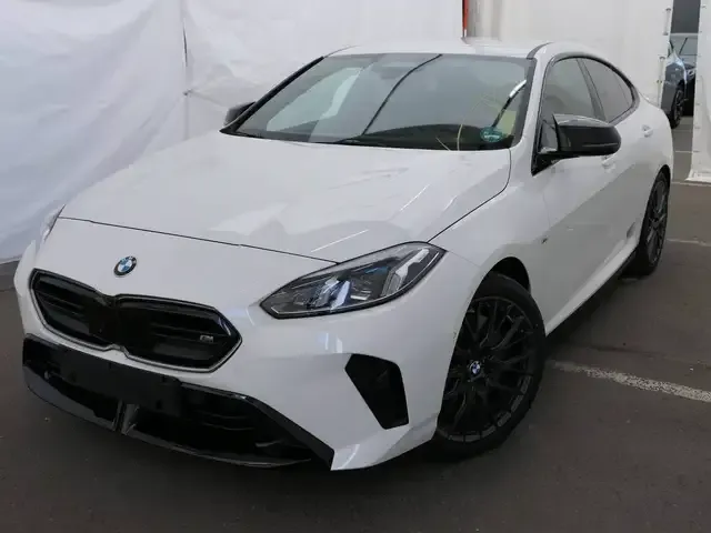 BMW 235