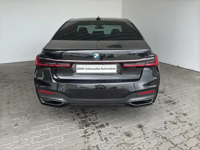 BMW 730