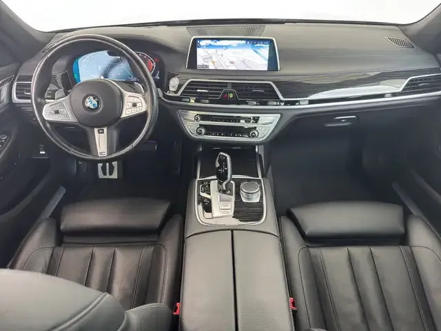 BMW 730