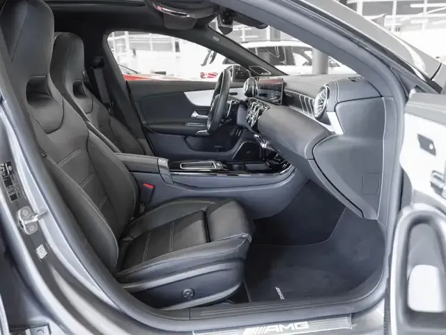 Mercedes-Benz CLA 35 AMG