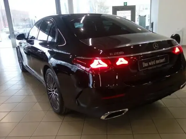 Mercedes-Benz E 200