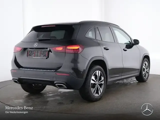 Mercedes-Benz GLA 180