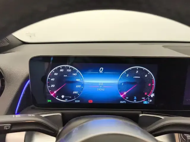 Mercedes-Benz GLB 200