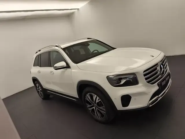 Mercedes-Benz GLB 200