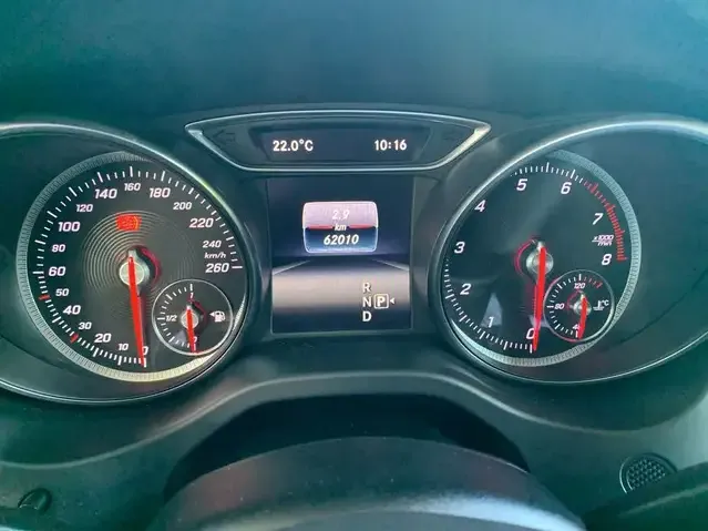 Mercedes-Benz GLA 200