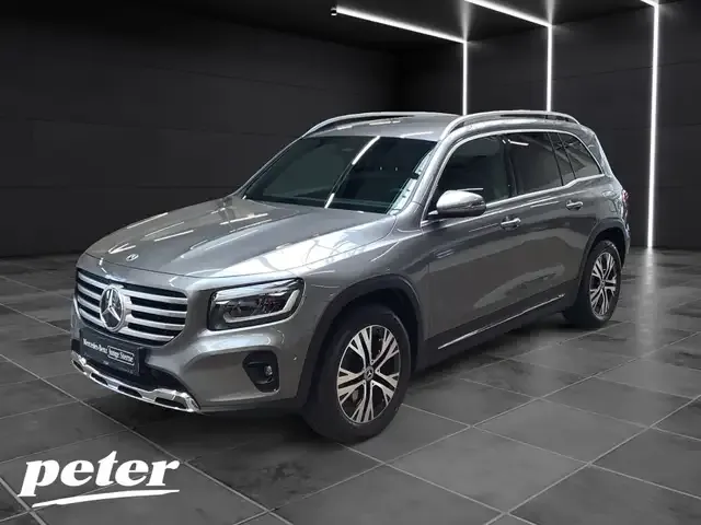Mercedes-Benz GLB 220
