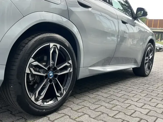 BMW iX2