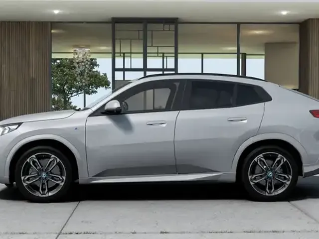 BMW iX2