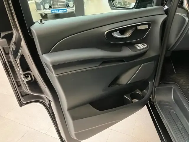 Mercedes-Benz EQV 300