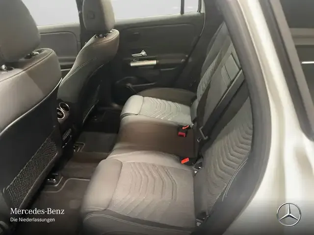 Mercedes-Benz EQA 300