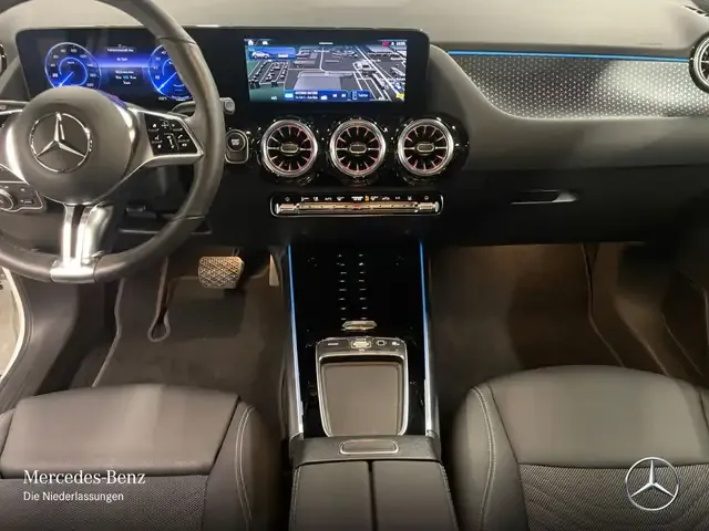 Mercedes-Benz EQA 300