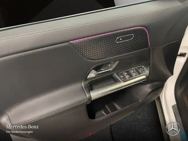 Mercedes-Benz EQA 300